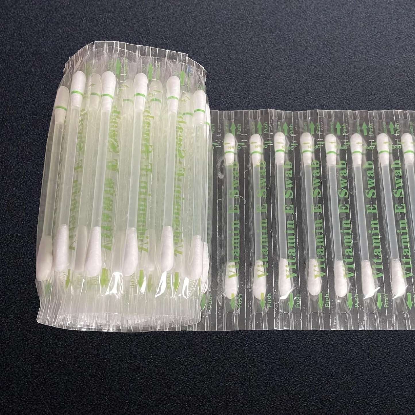 50pcs Vitamin E Lips Oil Swabs Stick Disposable VE Cotton Swab Protect Lip Gum Anti-dry Moisture For Use Before Teeth Whitening (50 Pcs)