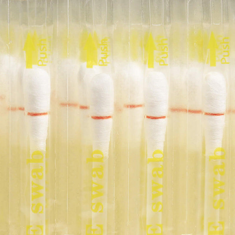 100Pcs Lips Oil Cotton Swabs Disposable Oil Q-tip Applicators for Protect Lip Gum Anti-Dry Moisture Use Before Teeth Whitening